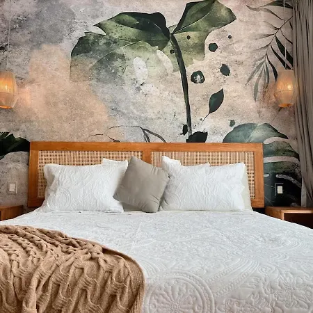 Walking Distance Restaurants And Coffee Shop Apartment